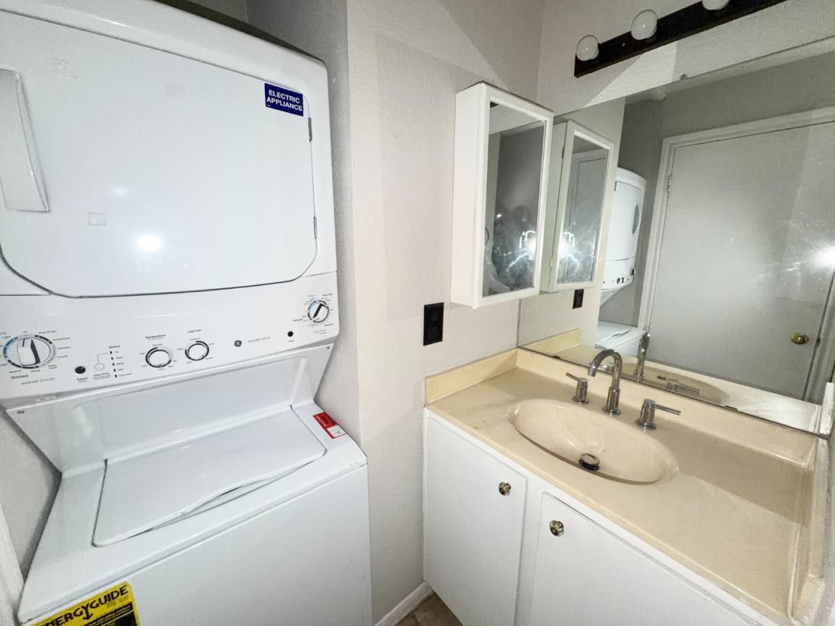 Apartment for rent at 728 Bering Dr #LEGORRETA 10, Houston, TX 77057