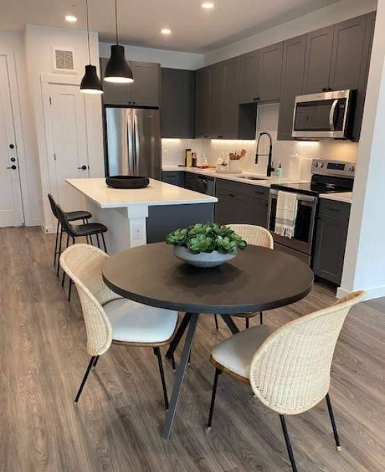Apartment for rent at 200 W Commerce St, Dallas, TX 75208