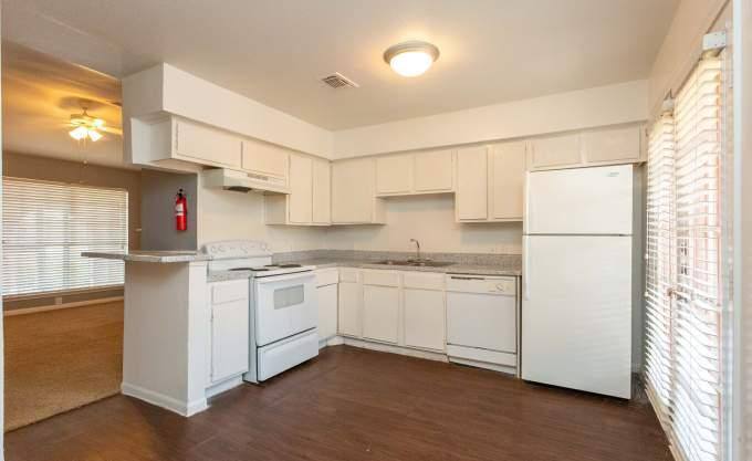 Apartment for rent at 4720 Reading Rd, Rosenberg, TX 77471