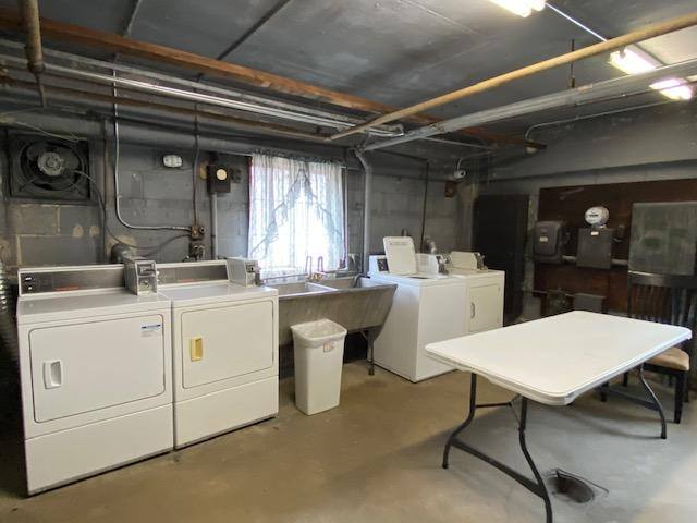 Apartment for rent at 7327 N Rogers Ave #501, Chicago, IL 60626