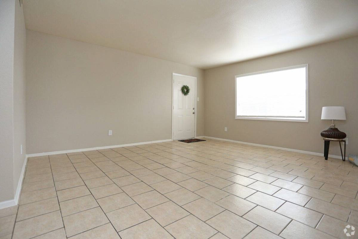 Townhouse for rent at Pointe Ann, 1225 10th St N, Texas City, TX 77590