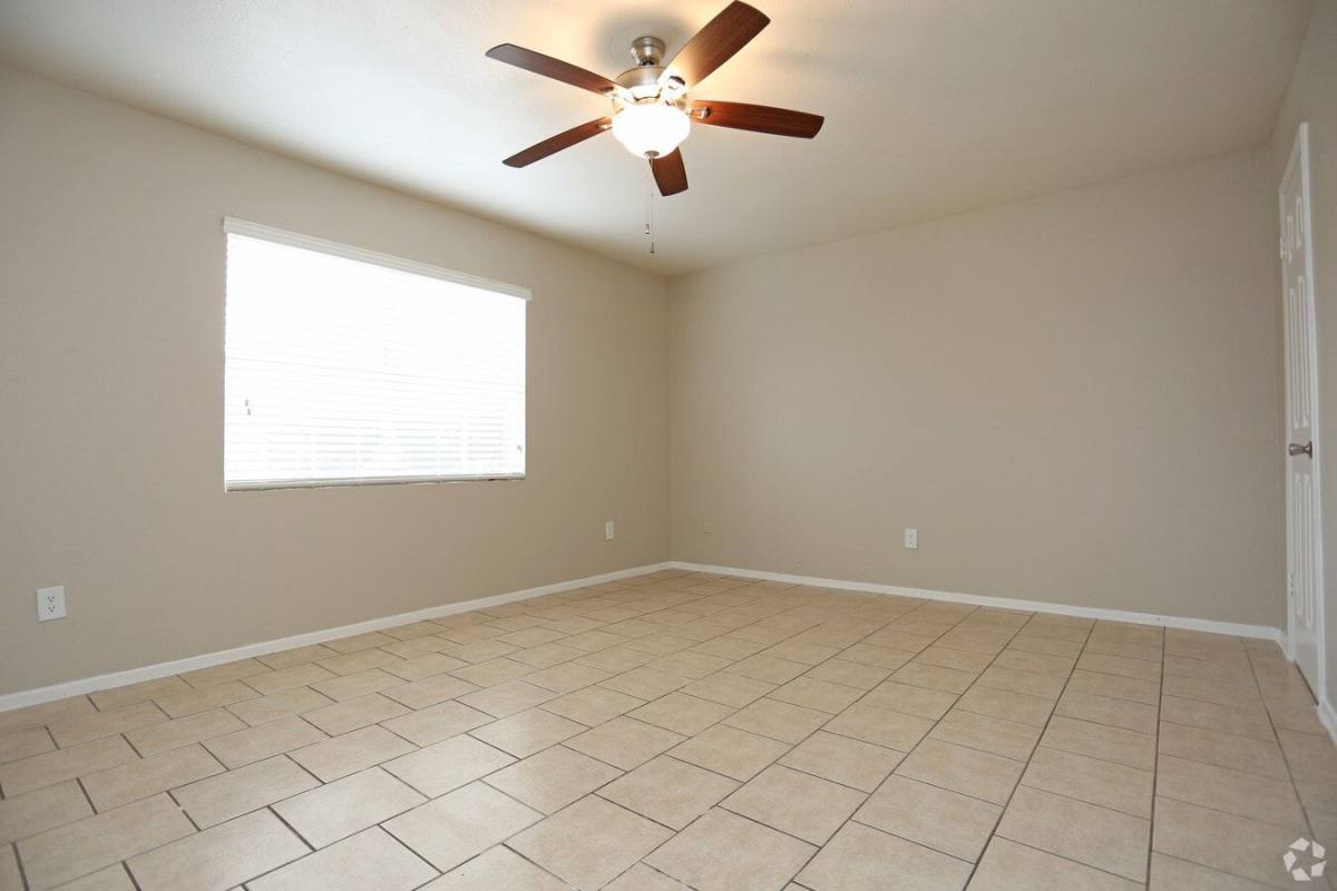 Townhouse for rent at Pointe Ann, 1225 10th St N, Texas City, TX 77590