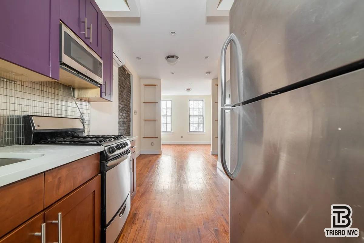 Apartment for rent at 215 Marion St #2A, Brooklyn, NY 11233