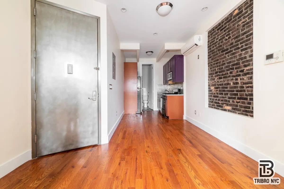 Apartment for rent at 215 Marion St #2A, Brooklyn, NY 11233