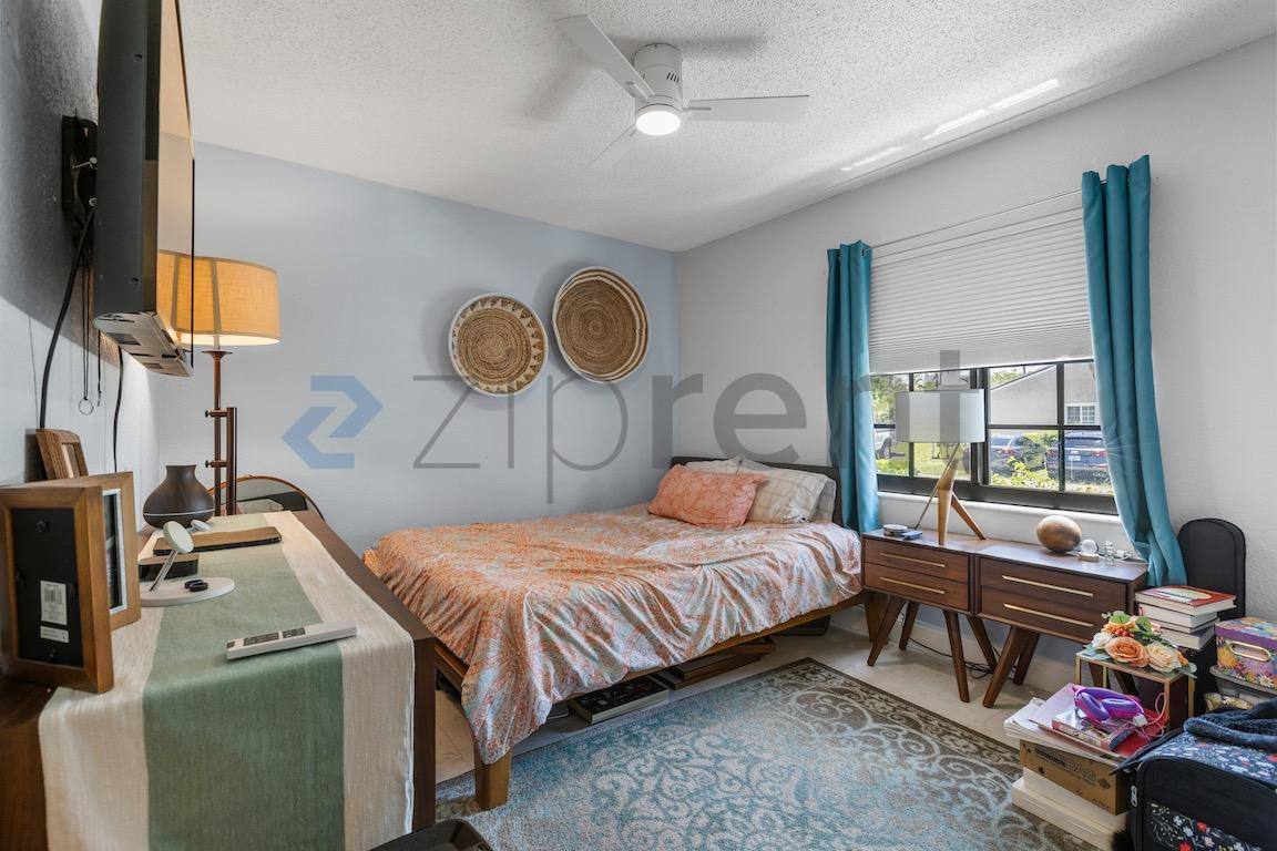 Townhouse for rent at 5140 NW 11th Dr, Pompano Beach, FL 33064