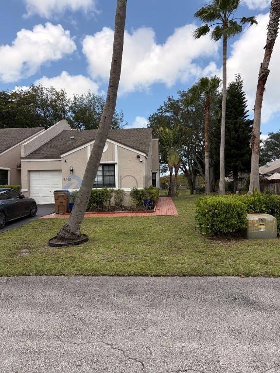 Townhouse for rent at 5140 NW 11th Dr, Pompano Beach, FL 33064
