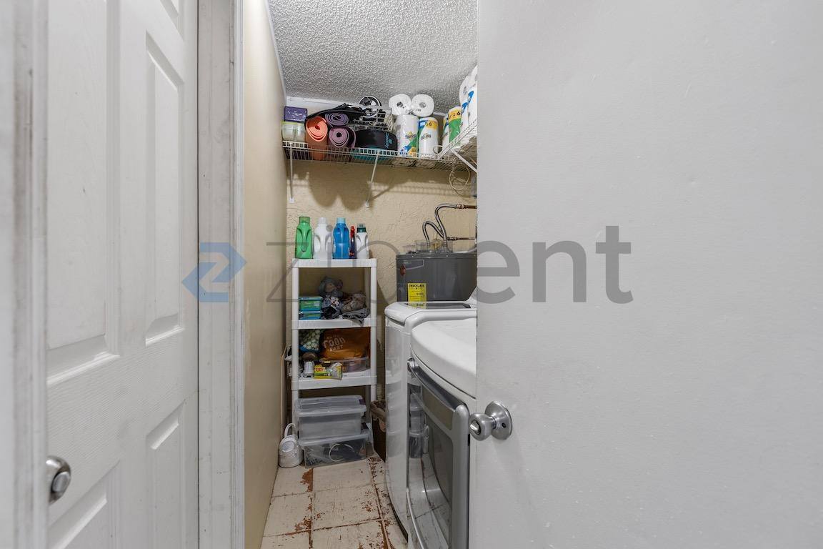Townhouse for rent at 5140 NW 11th Dr, Pompano Beach, FL 33064