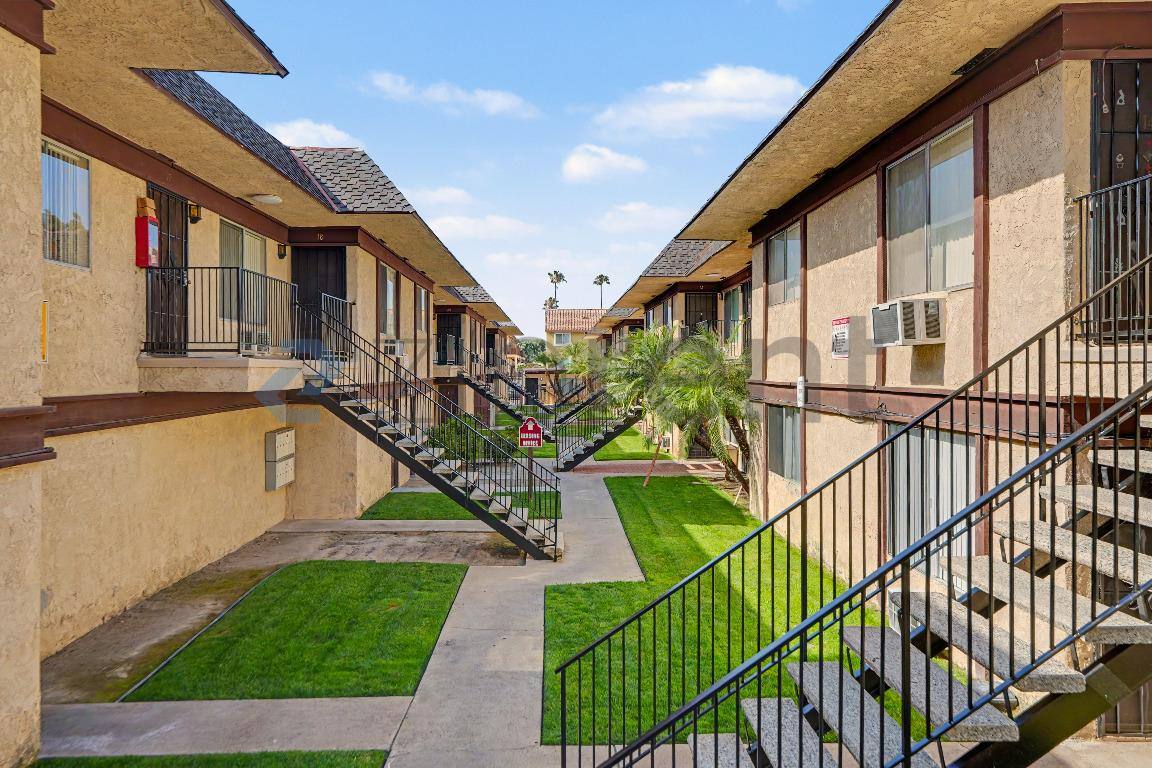 Apartment for rent at 3523 W Savanna St #9, Anaheim, CA 92804
