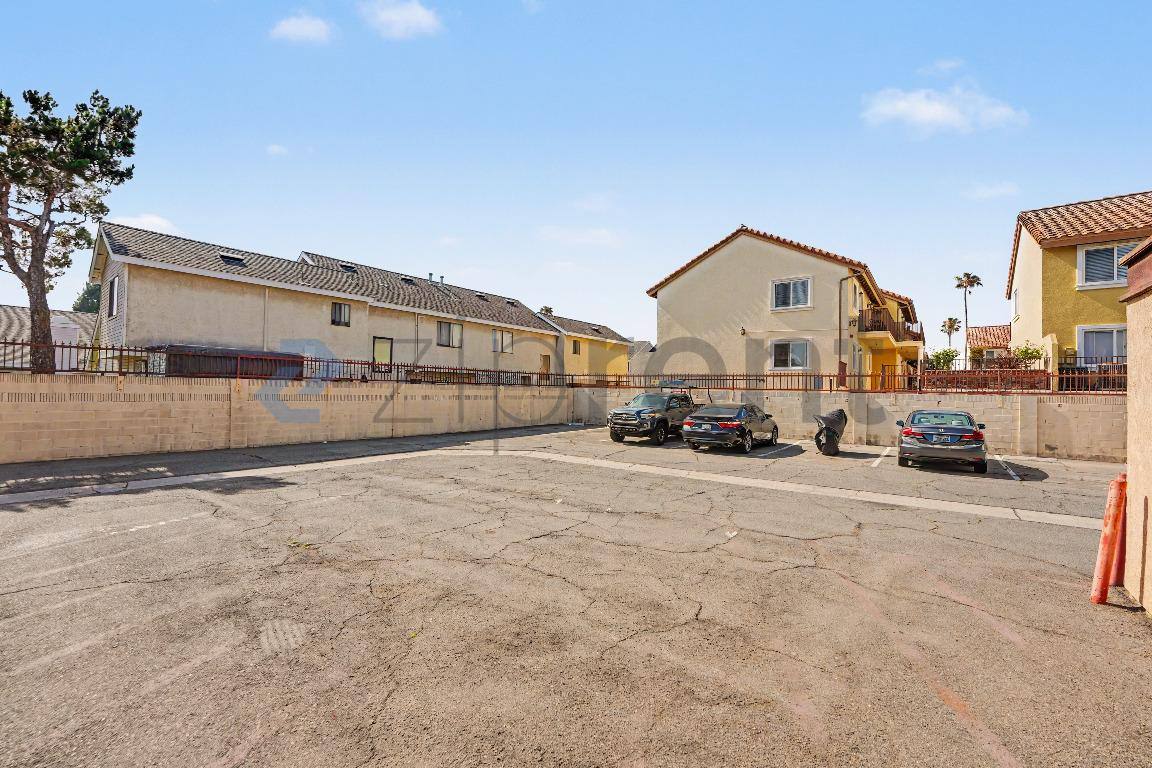 Apartment for rent at 3523 W Savanna St #9, Anaheim, CA 92804
