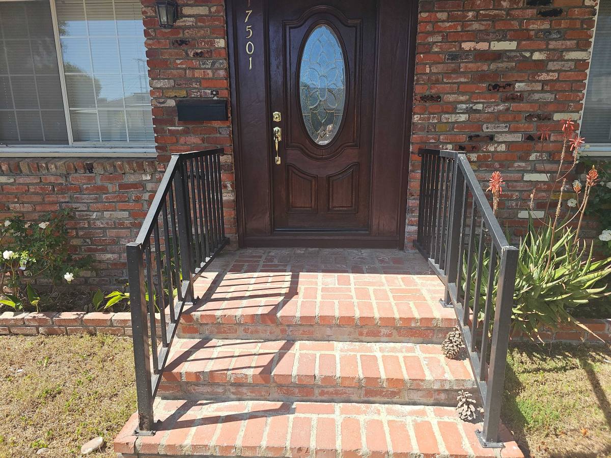 Apartment for rent at 17511 Bullock St, Encino, CA 91316