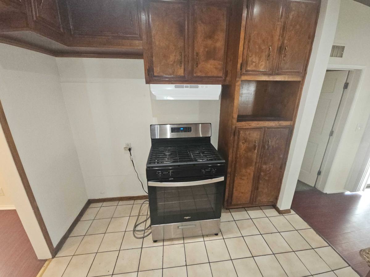 Apartment for rent at 17511 Bullock St, Encino, CA 91316
