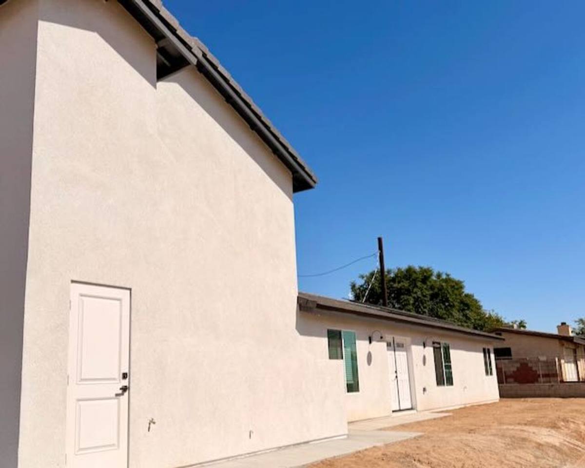 Apartment for rent at 16001 Live Oak St, Hesperia, CA 92345