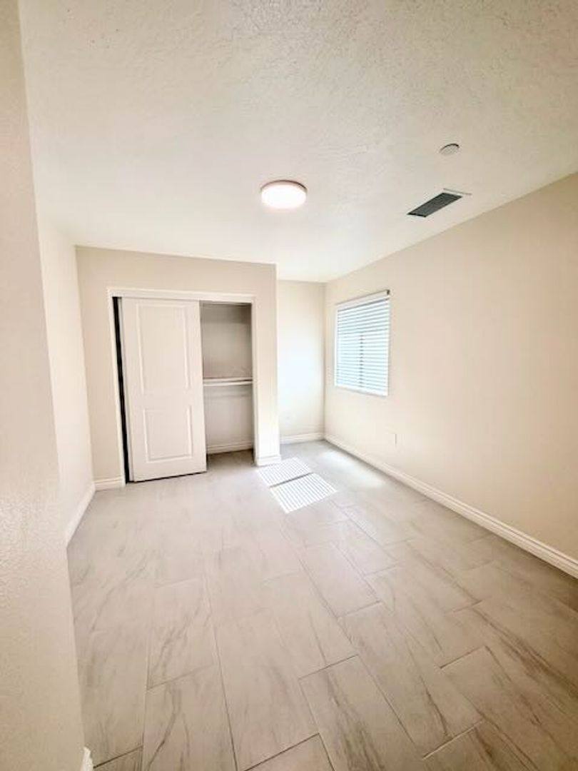 Apartment for rent at 16001 Live Oak St, Hesperia, CA 92345