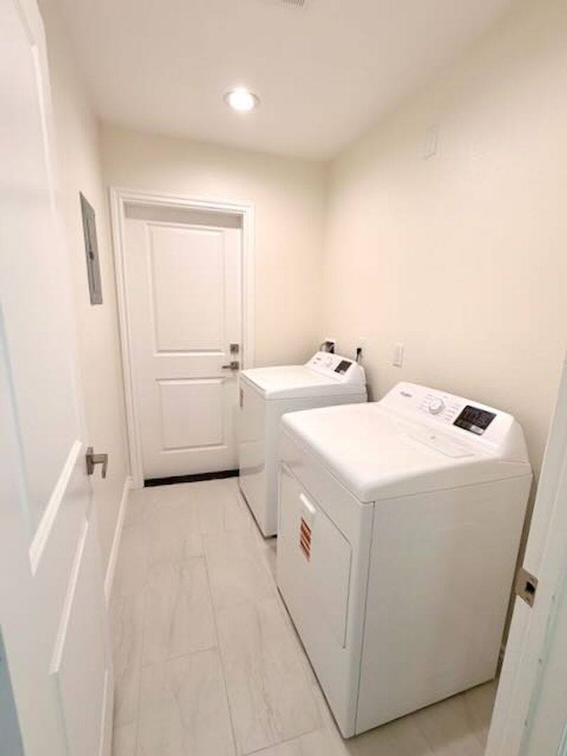 Apartment for rent at 16001 Live Oak St, Hesperia, CA 92345