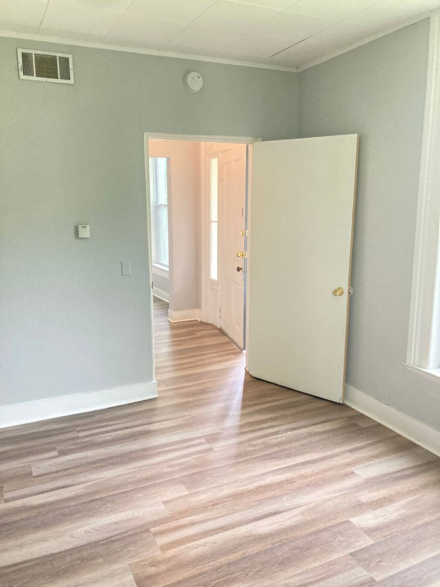Apartment for rent at 1031 S Washington St, Lockport, IL 60441