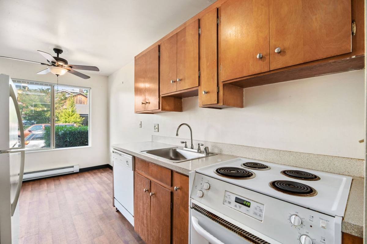 Apartment for rent at 6113 Roosevelt Way NE, Seattle, WA 98115