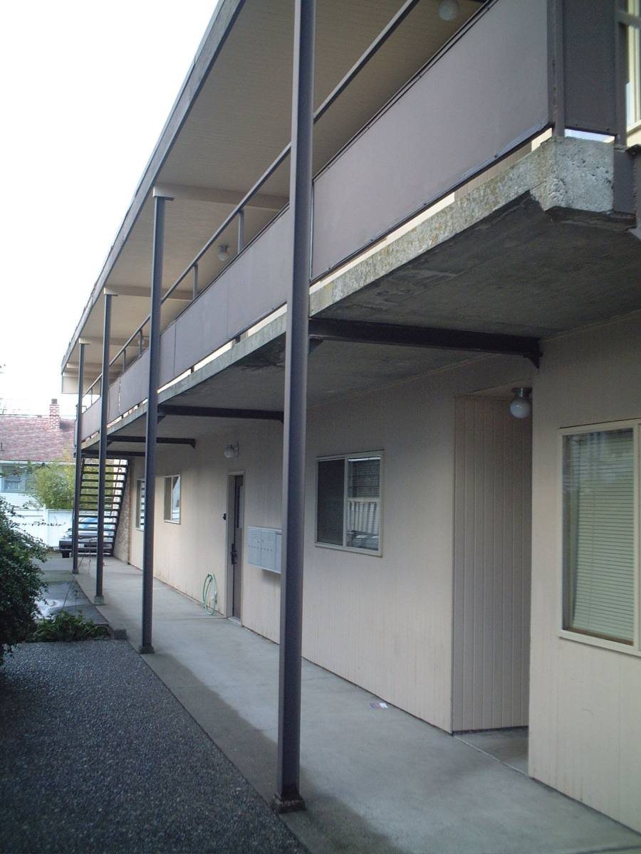 Apartment for rent at 6113 Roosevelt Way NE, Seattle, WA 98115