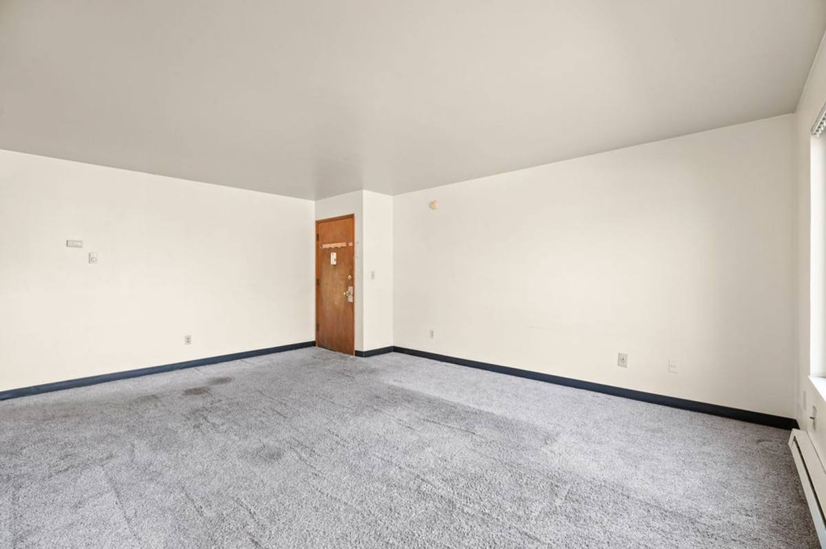 Apartment for rent at 6113 Roosevelt Way NE, Seattle, WA 98115