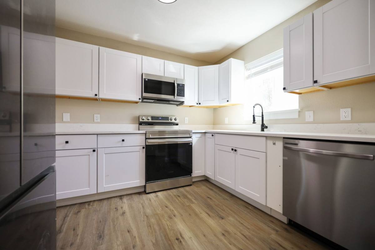 Townhouse for rent at 2827 SE 90th Place, Portland, OR 97266