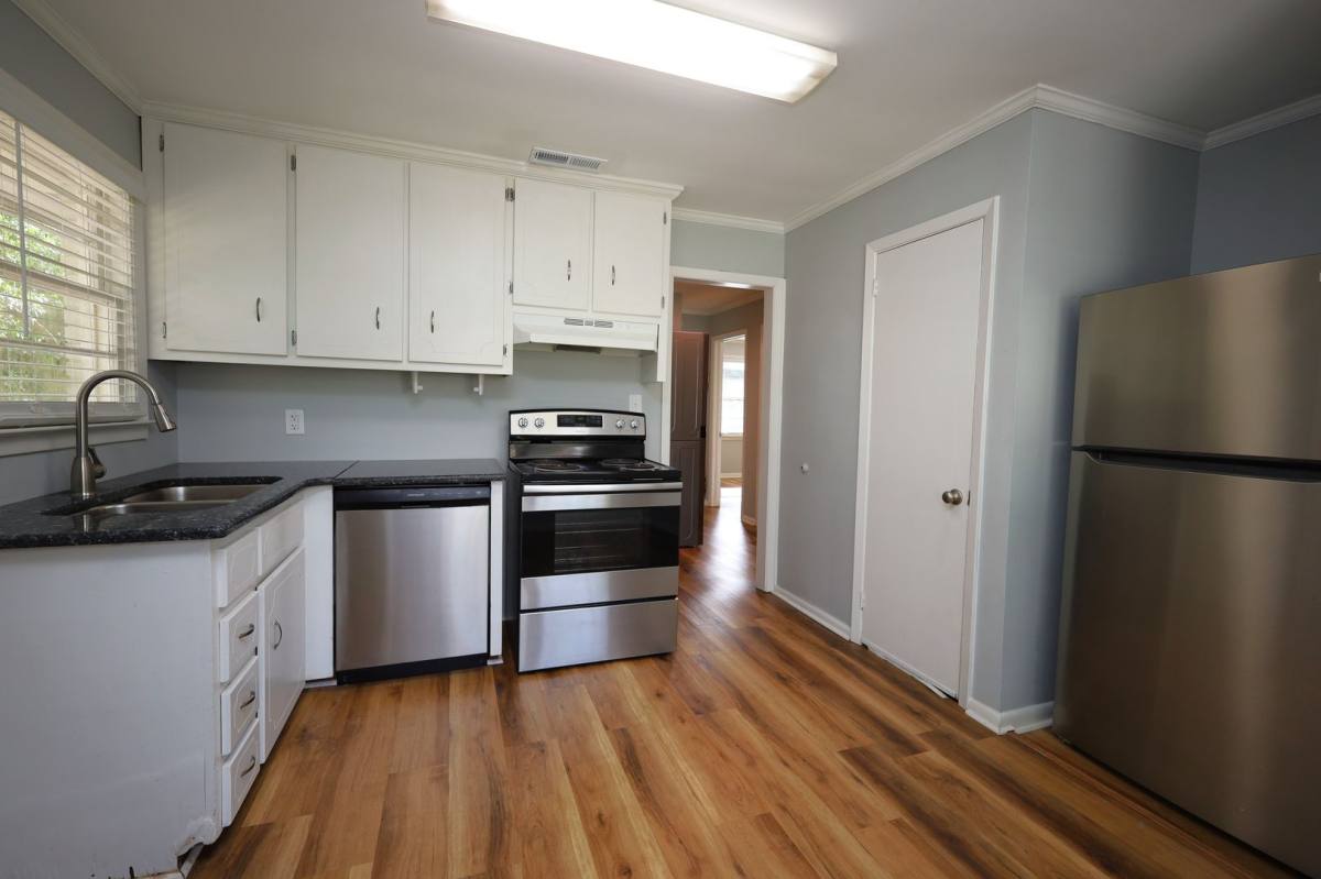 House for rent at 1709 Azalea Dr, Valdosta, GA 31602