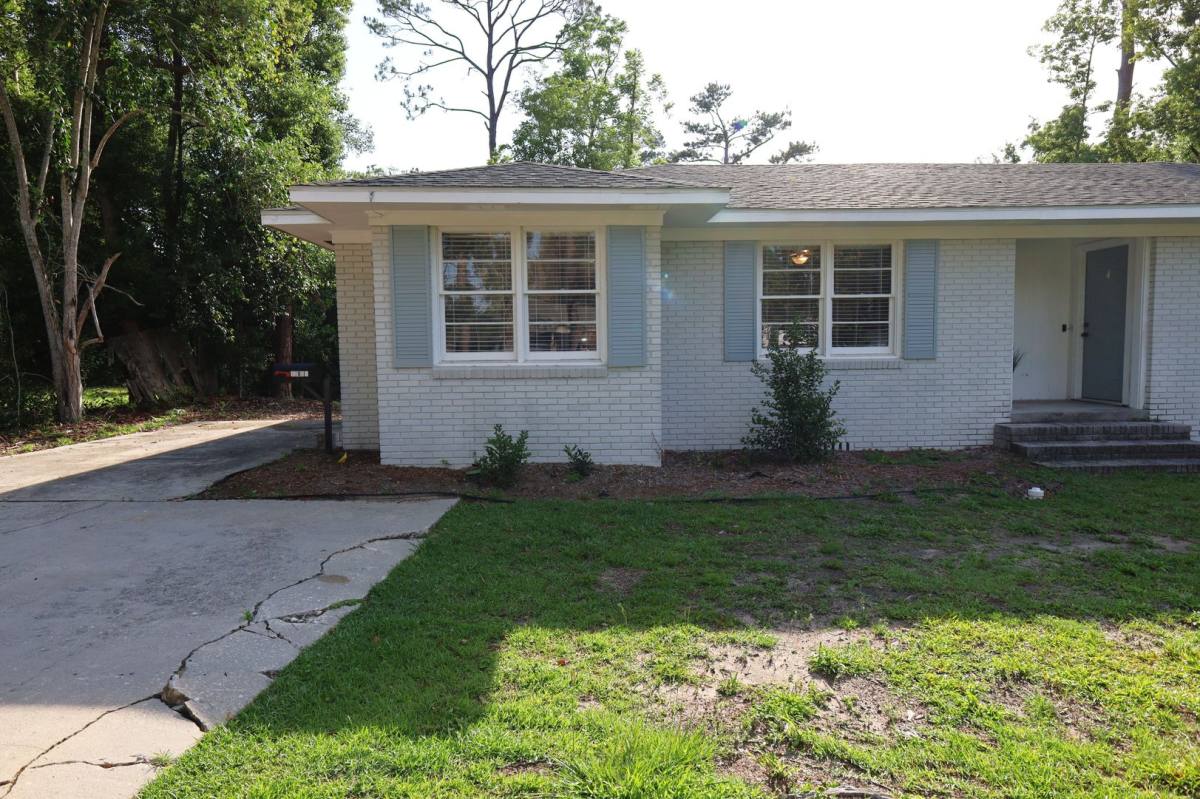 House for rent at 1709 Azalea Dr, Valdosta, GA 31602