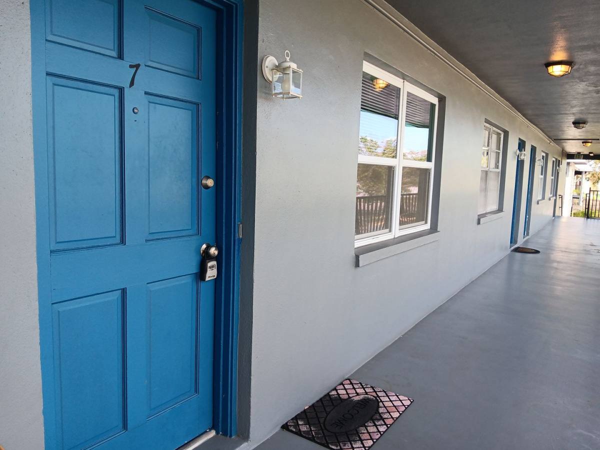 Apartment for rent at 1240 70th St N, Saint Petersburg, FL 33710