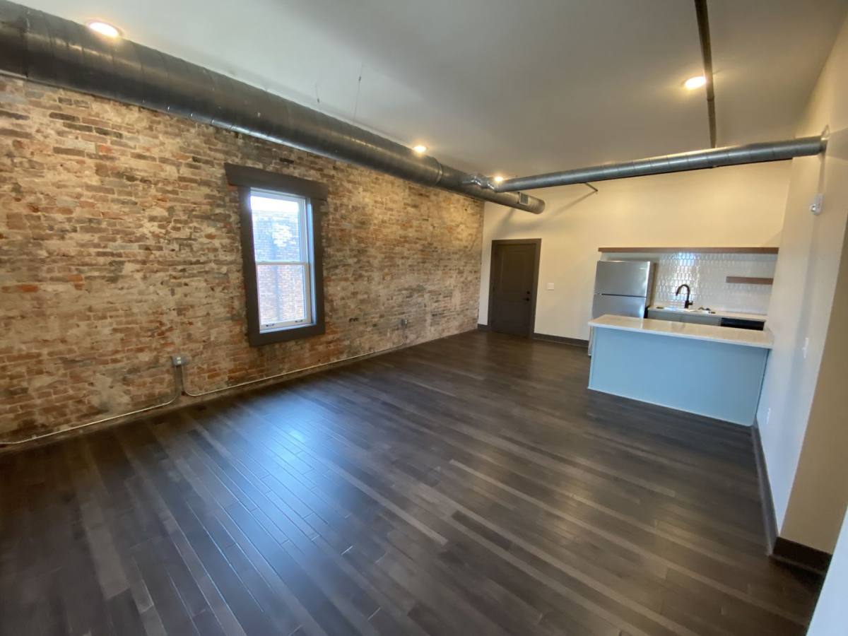 Apartment for rent at 227 Broadway, Paducah, KY 42001