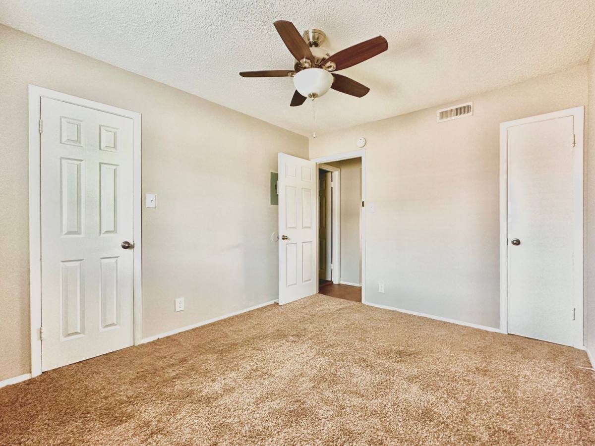 Apartment for rent at 2401 Manor Rd, Austin, TX 78722