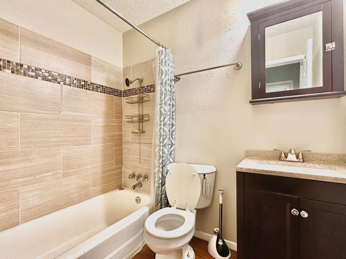Apartment for rent at 2401 Manor Rd, Austin, TX 78722