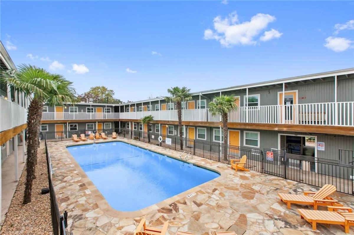 Apartment for rent at 2401 Manor Rd, Austin, TX 78722