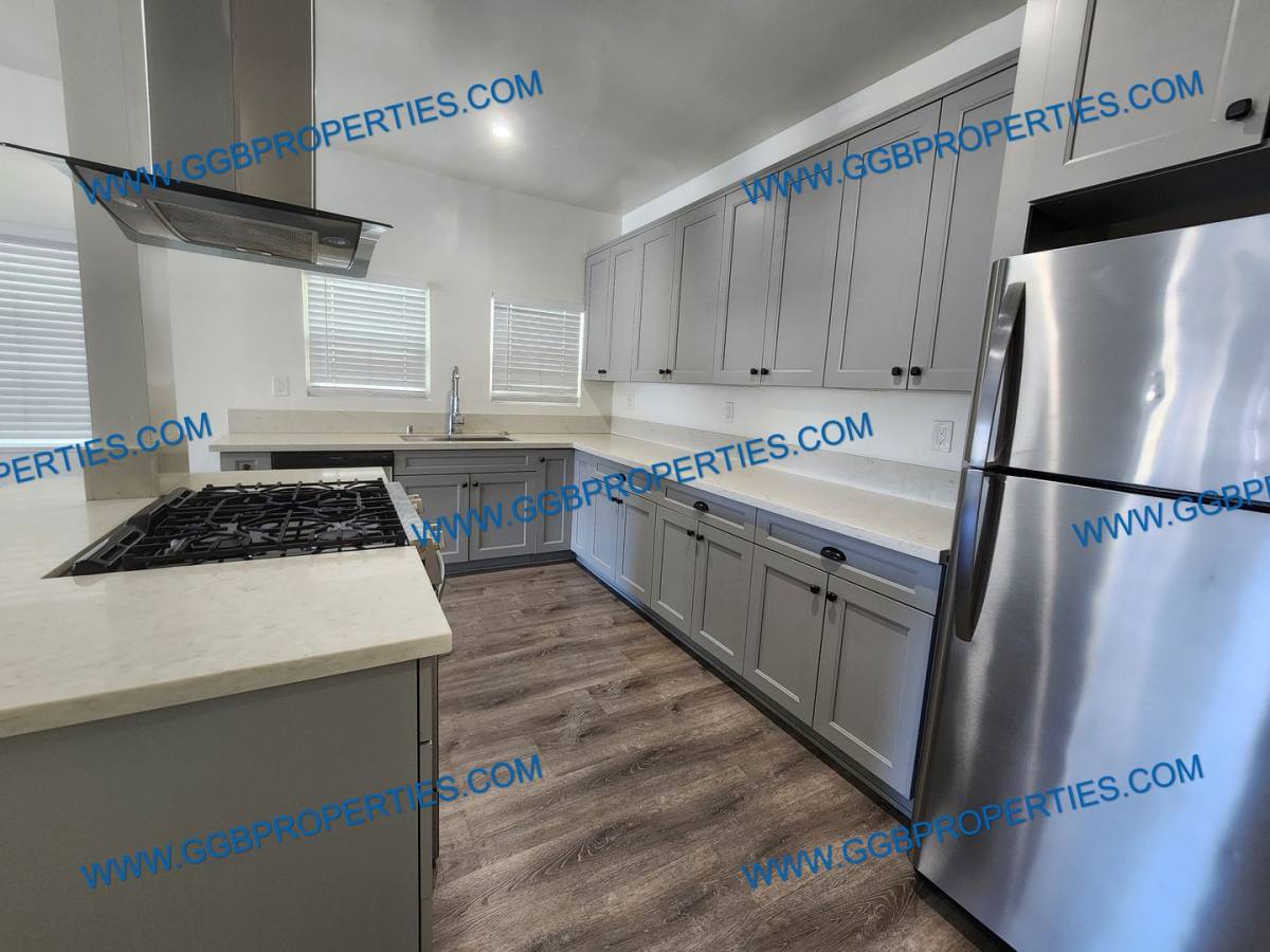 Apartment for rent at 310 W 8th St, Long Beach, CA 90813