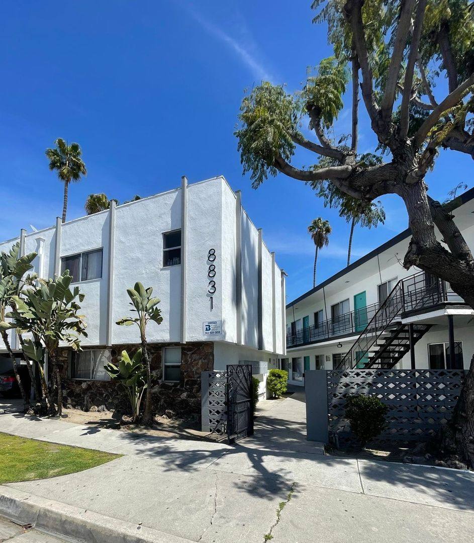 Apartment for rent at 8831 Rosecrans Ave, Downey, CA 90242