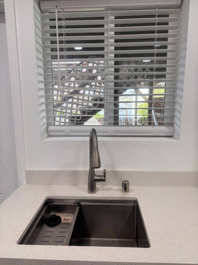 Townhouse for rent at 428 Winslow St, Crockett, CA 94525