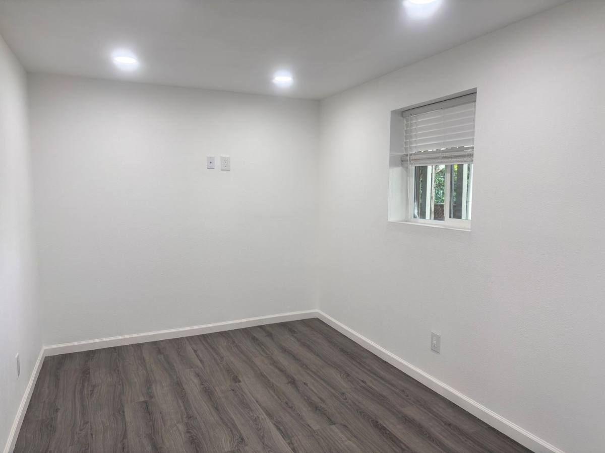 Townhouse for rent at 428 Winslow St, Crockett, CA 94525