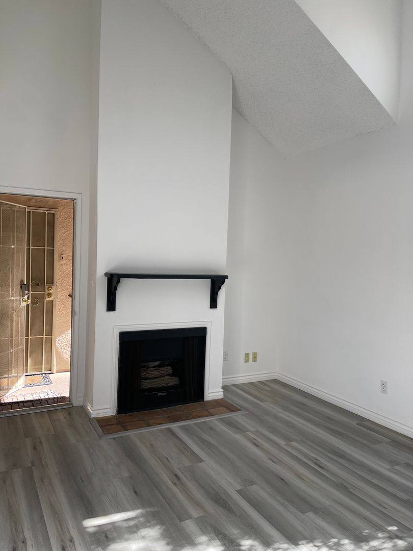 Apartment for rent at 10135 Hillhaven Ave, Tujunga, CA 91042