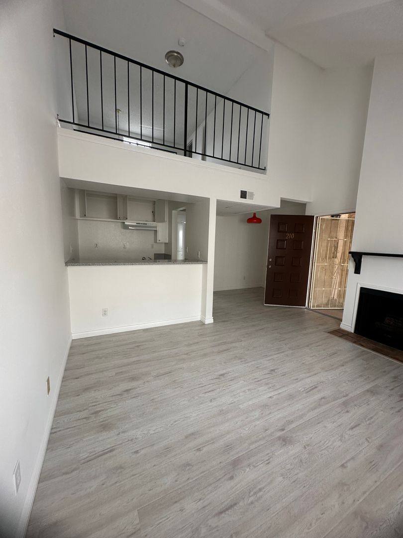 Apartment for rent at 10135 Hillhaven Ave, Tujunga, CA 91042