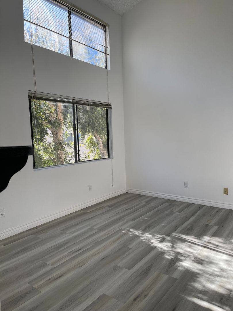 Apartment for rent at 10135 Hillhaven Ave, Tujunga, CA 91042