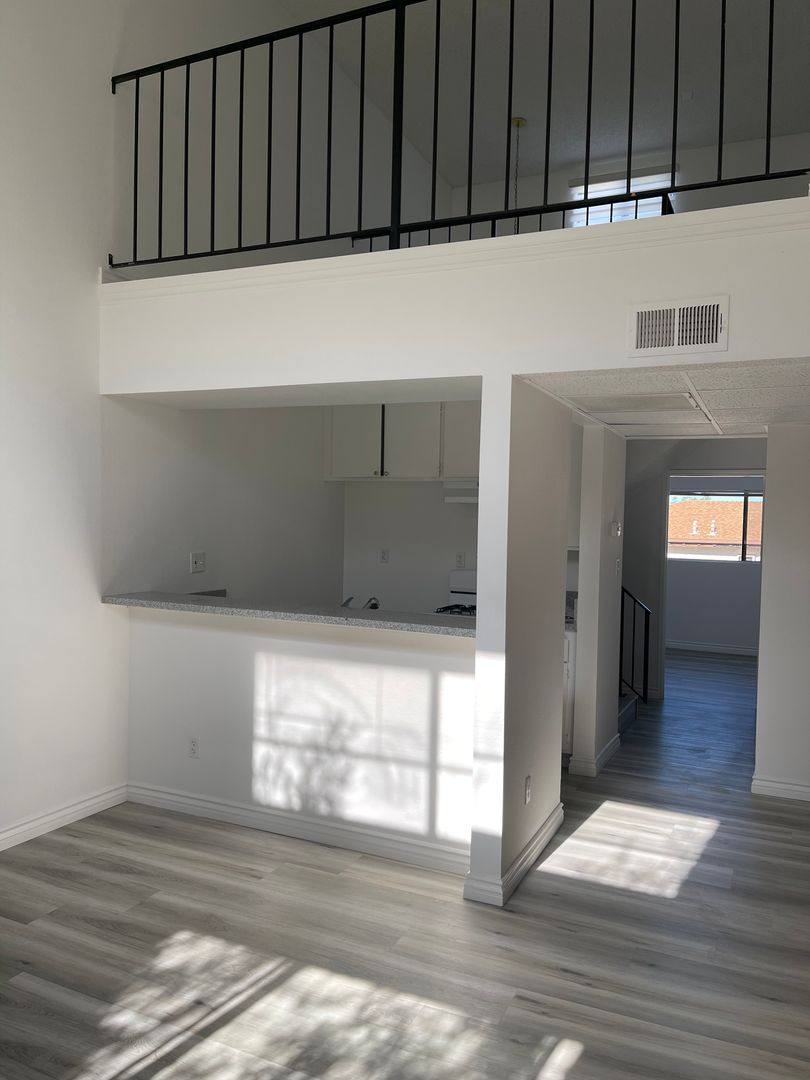 Apartment for rent at 10135 Hillhaven Ave, Tujunga, CA 91042