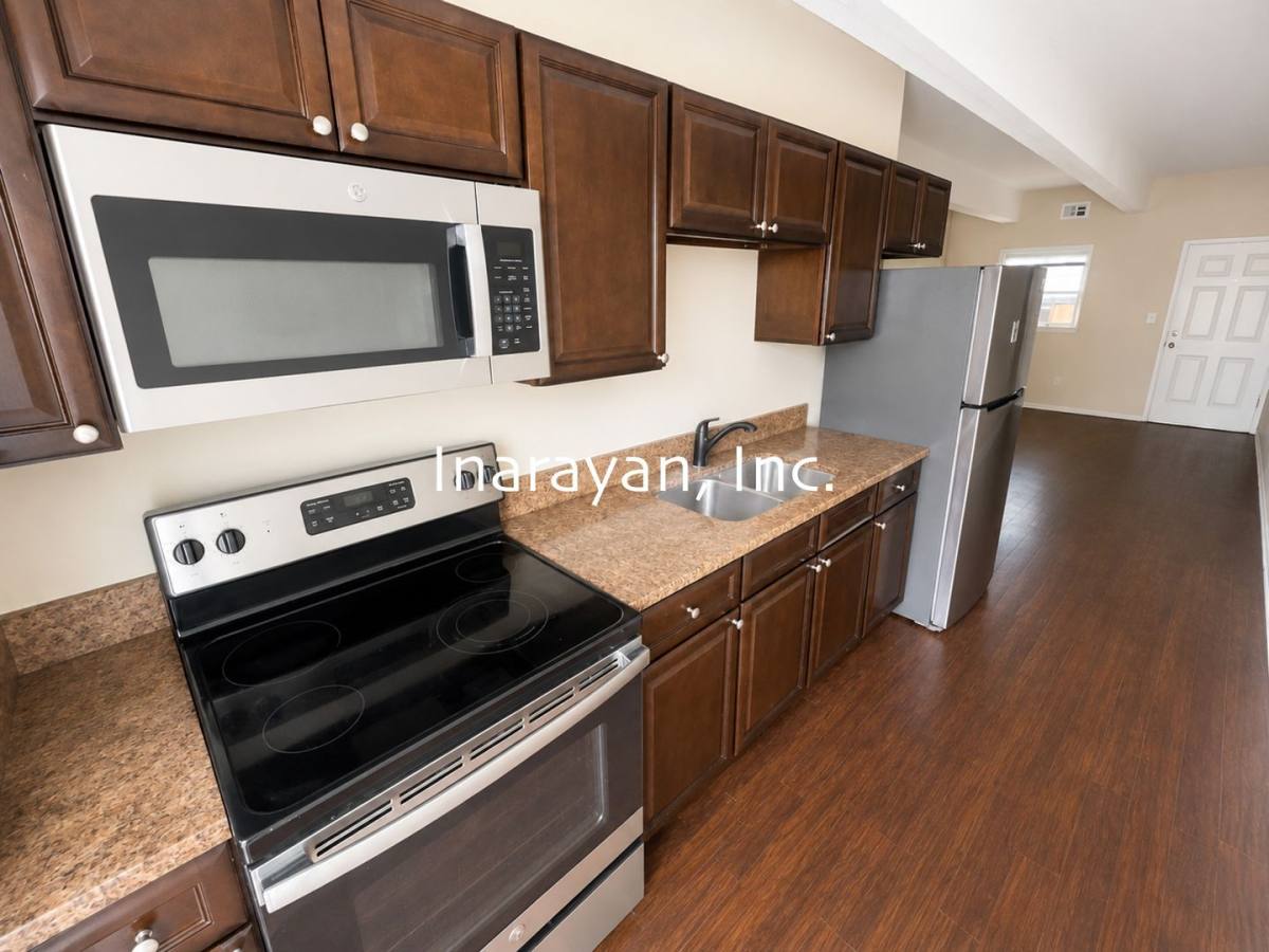 Apartment for rent at 1045 W Washington St, Orlando, FL 32805