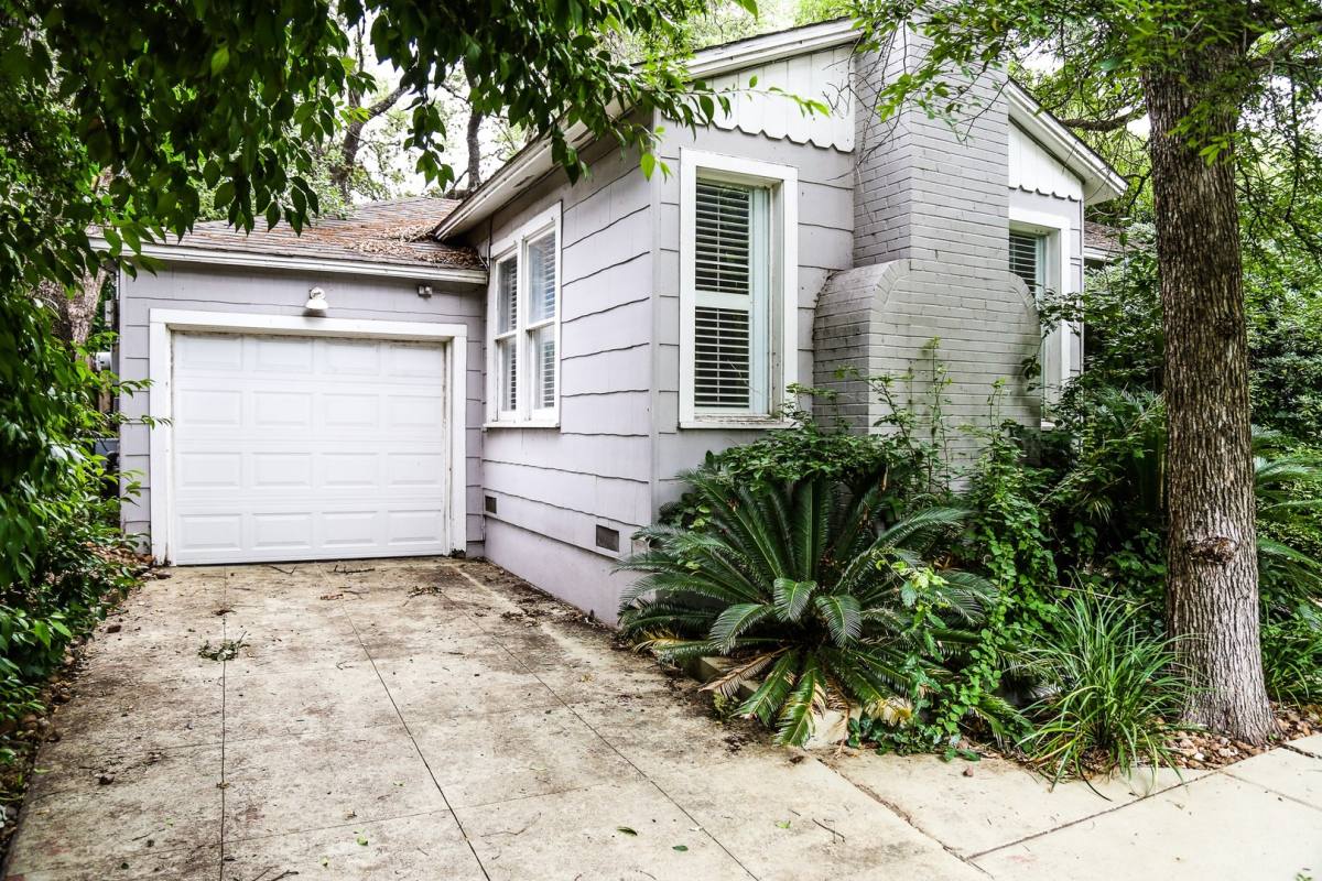 House for rent at 135 Tuxedo Ave, San Antonio, TX 78209