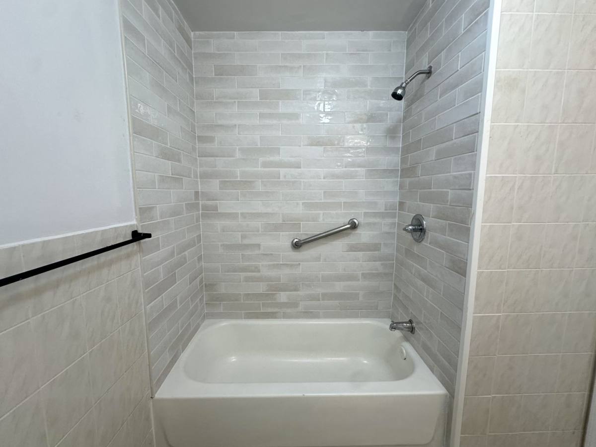 Apartment for rent at 111 Harris Ave, Middlesex, NJ 08846