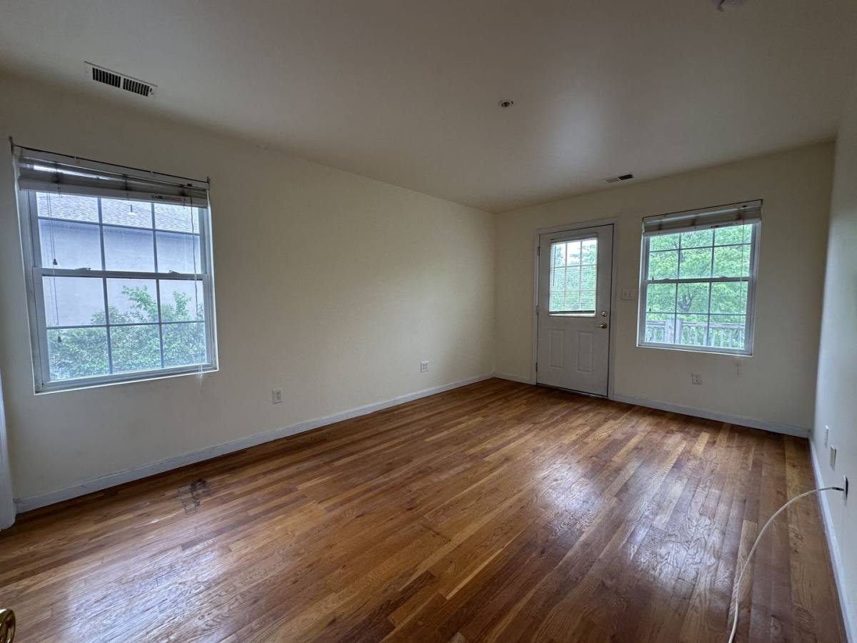 Apartment for rent at 111 Harris Ave, Middlesex, NJ 08846