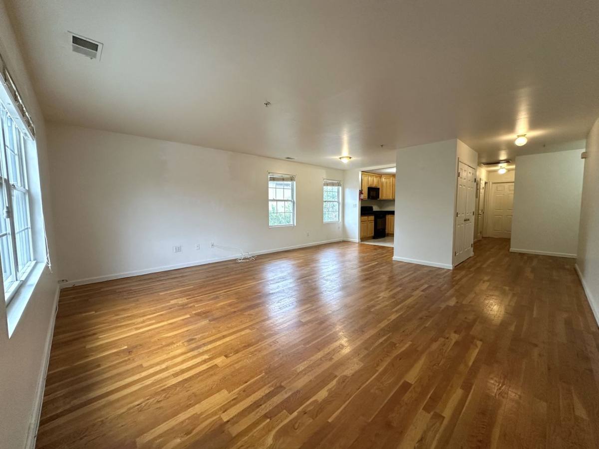 Apartment for rent at 111 Harris Ave, Middlesex, NJ 08846