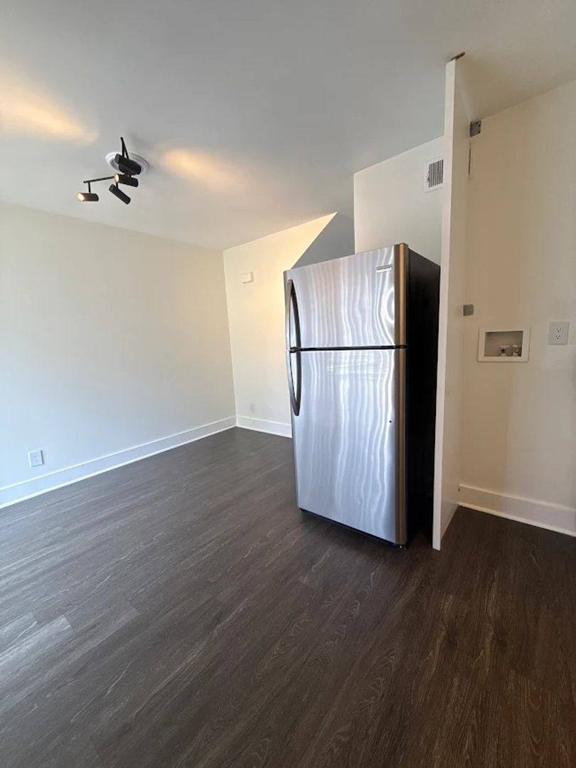 Apartment for rent at 2721 White Oak Dr, Decatur, GA 30032