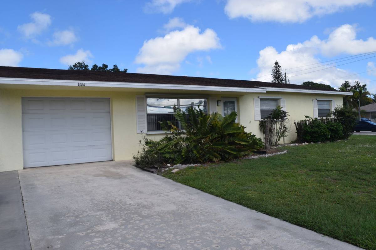 House for rent at 1881 SE Airoso Blvd, Port Saint Lucie, FL 34984