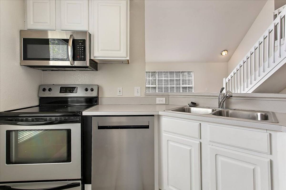 Condo for rent at 13703 Richmond Park Dr N, Jacksonville, FL 32224