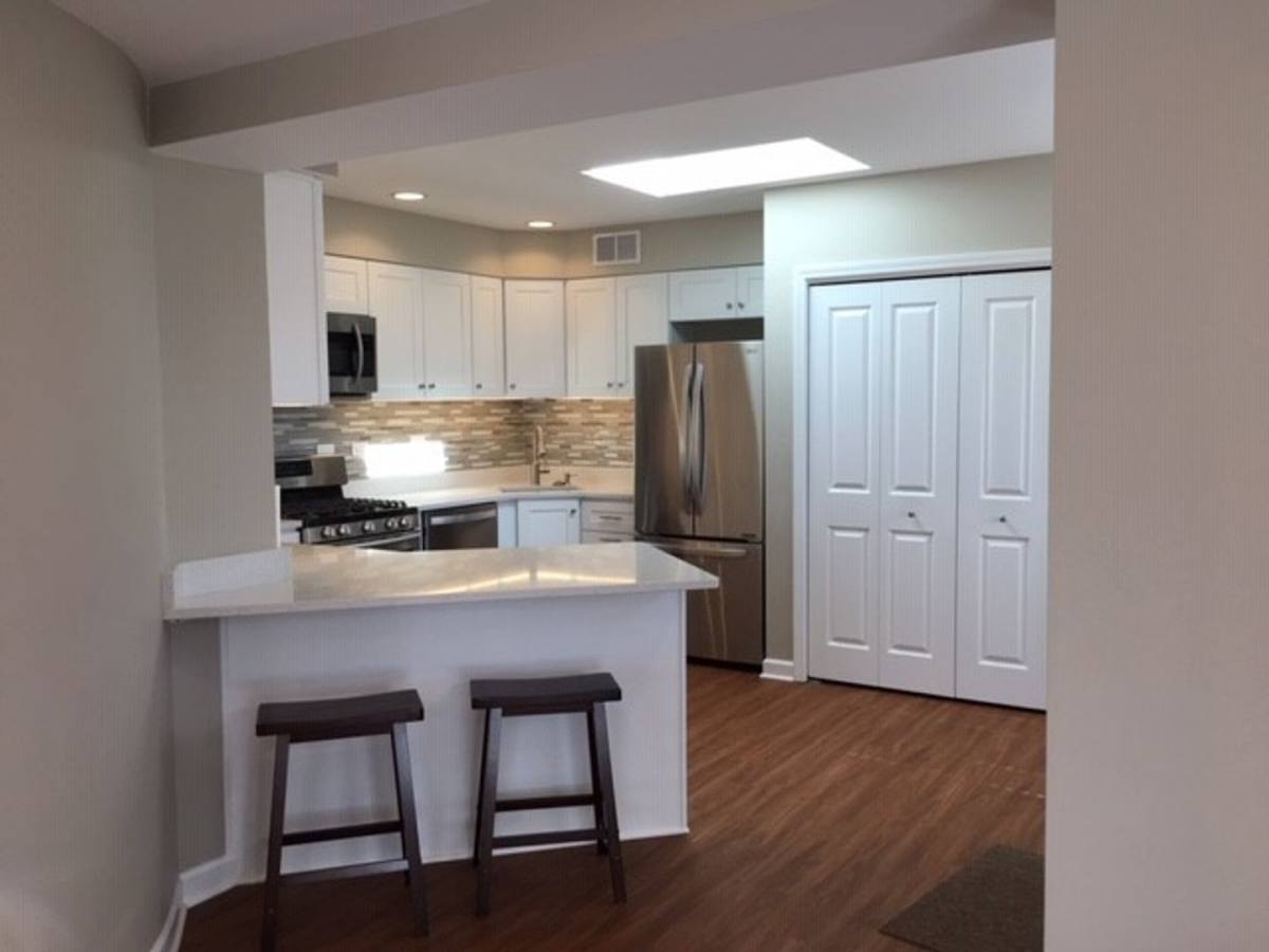 Apartment for rent at 229-235 N NW Highway, Park Ridge, IL 60068