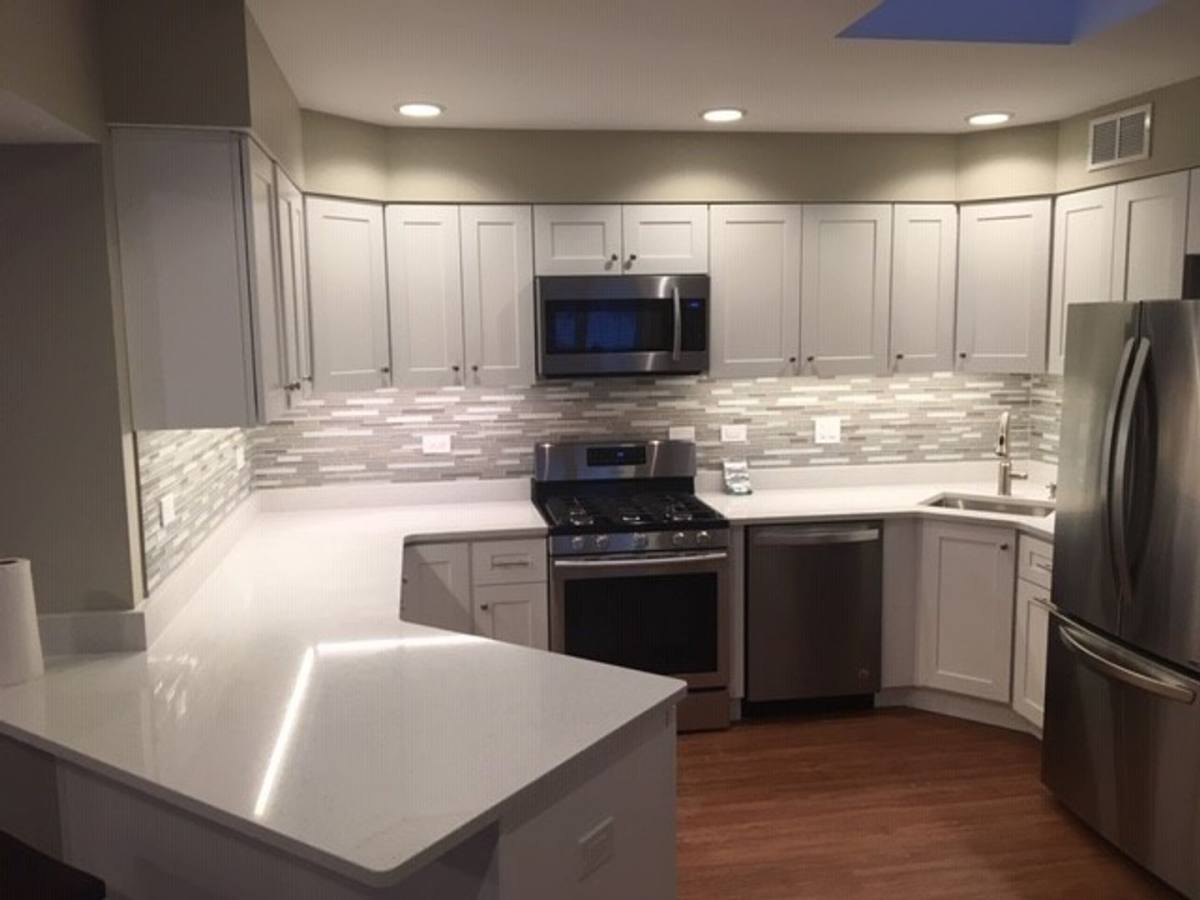 Apartment for rent at 229-235 N NW Highway, Park Ridge, IL 60068