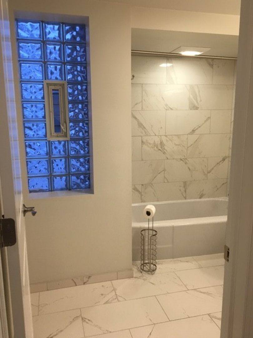 Apartment for rent at 229-235 N NW Highway, Park Ridge, IL 60068