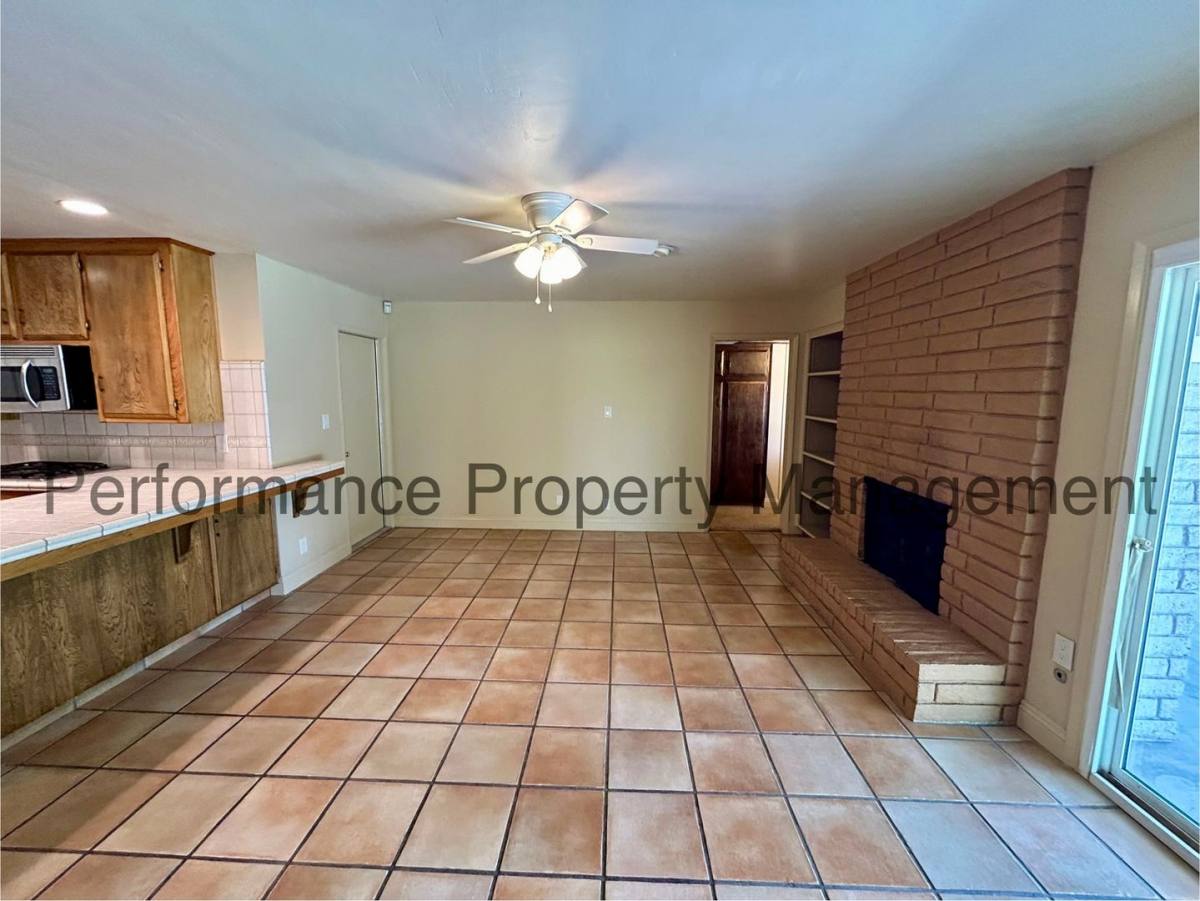 House for rent at 4316 Charter Oaks Ave, Bakersfield, CA 93309